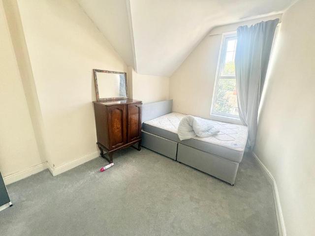 Room for rent in Hockley Port, West Midlands