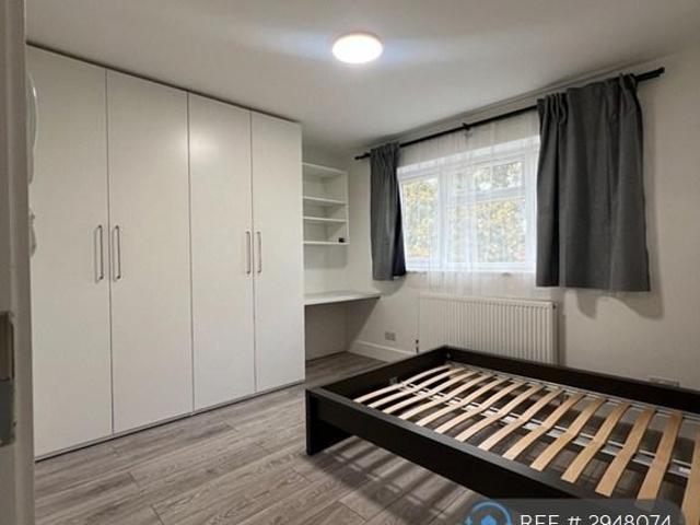 Room for rent in London Borough of Ealing, Greater London