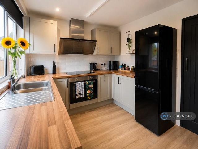 Room for rent in Stoke Pound, Bromsgrove