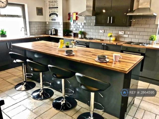 Room for rent in Sutton Coldfield, Isle Of Man