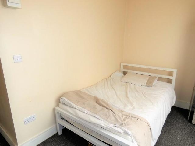 Room for rent in London Borough of Ealing, Greater London