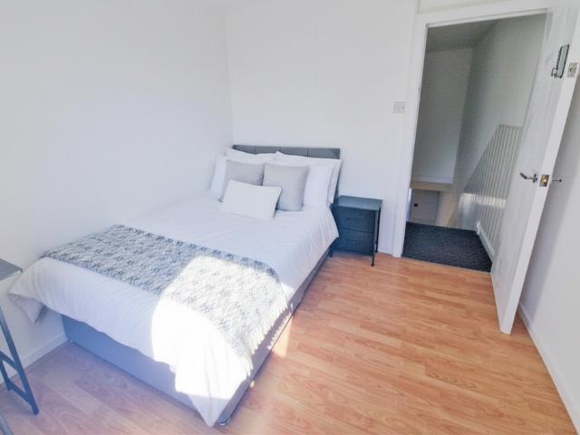 Room for rent in Locking Stumps, Warrington