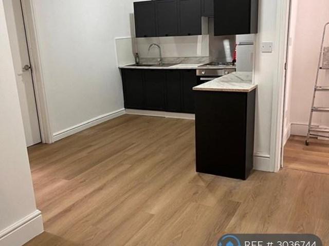 Room for rent in Winwick Quay, Winwick