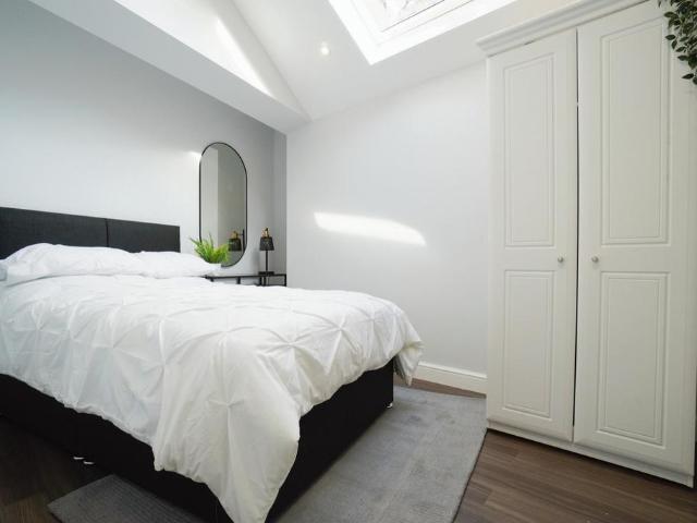 Room for rent in Whitkirk, Colton
