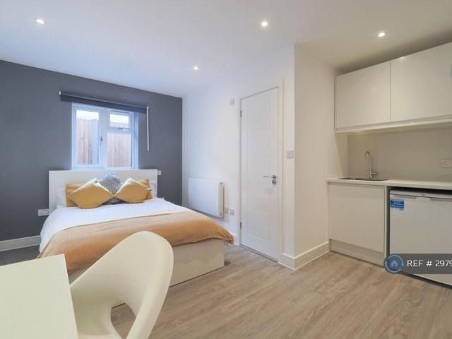 Room for rent in Elstree and Borehamwood, Borehamwood
