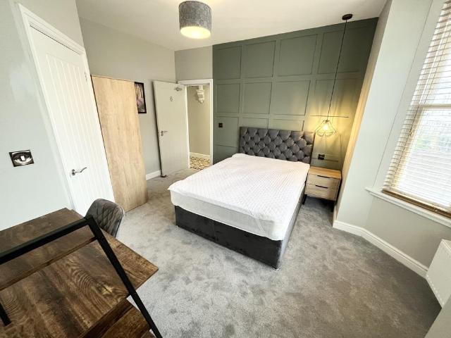 Room for rent in West Town, Peterborough
