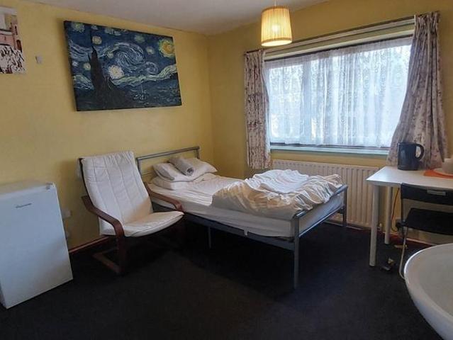 Room for rent in Vange, Essex