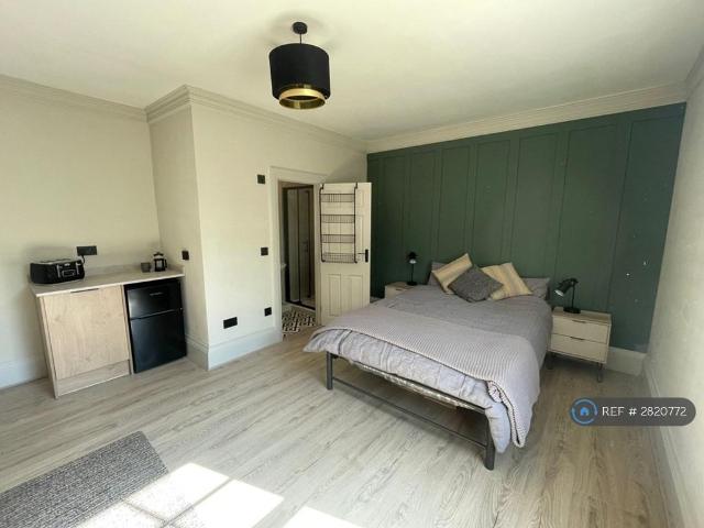 Room for rent in Evershot, Oxfordshire