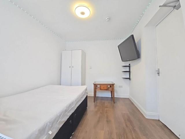 Room for rent in Whitley Wood, Reading