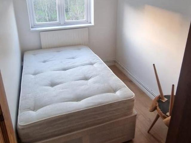 Room for rent in Roehampton, Greater London