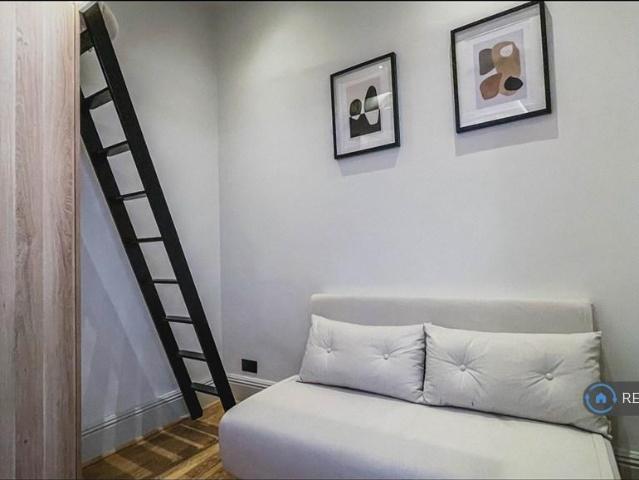 Room for rent in Maida Hill, Isle Of Man