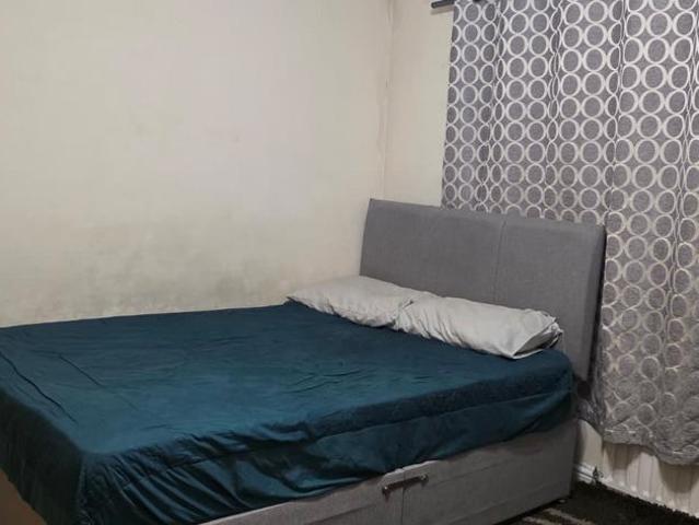 Room for rent in Highfield, Pouchen End