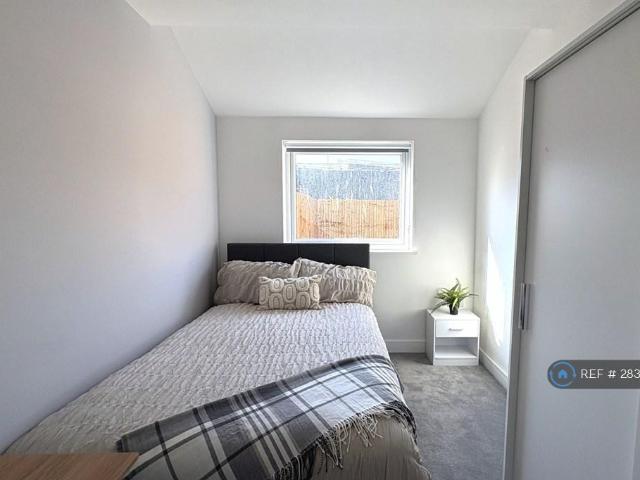 Room for rent in Kingswood