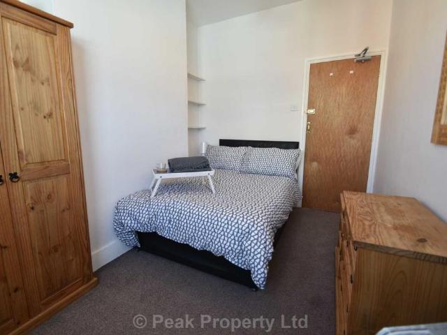 Room for rent in Southend City Centre Neighbourhood, Alton Barnes