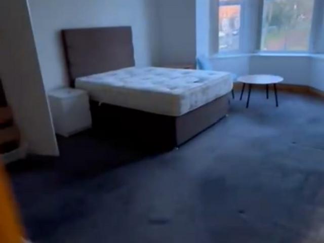Room for rent in Fernhill, Bury