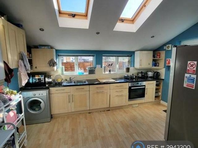 Room for rent in Woodcote, Epsom