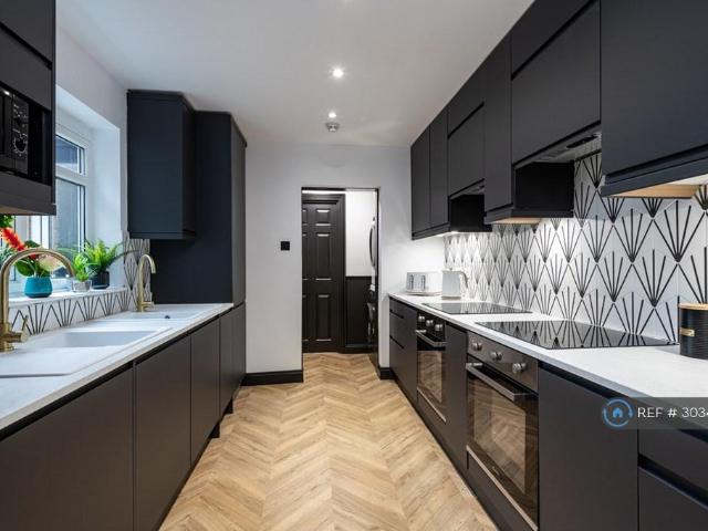 Room for rent in Regent Quay, Oad Street