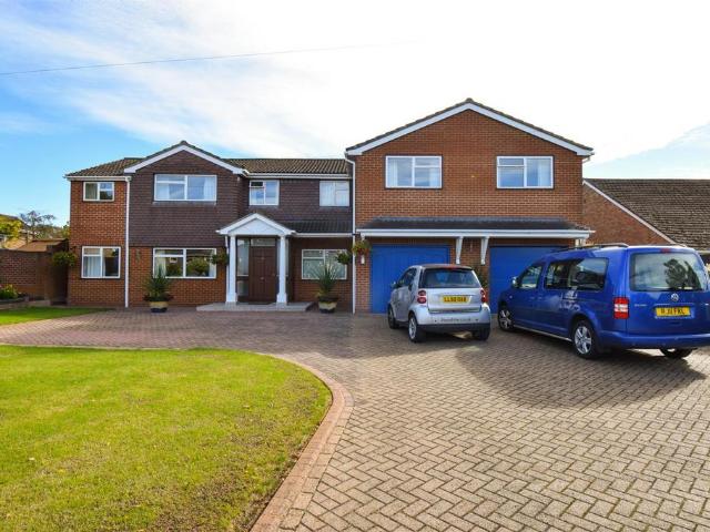 Room for rent in Laverstock, Wiltshire