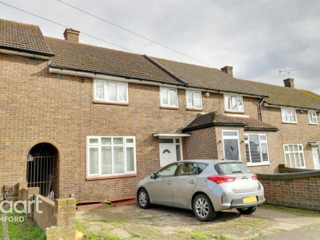 Room for rent in Harold Hill, Greater London