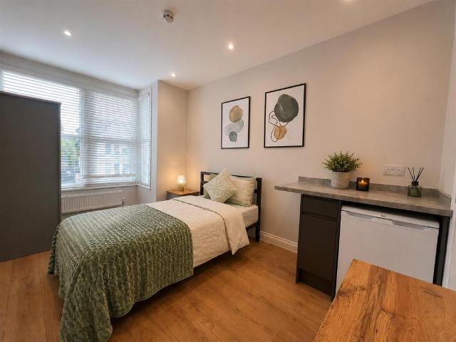 Room for rent in Kursaal Estate, Alton Barnes