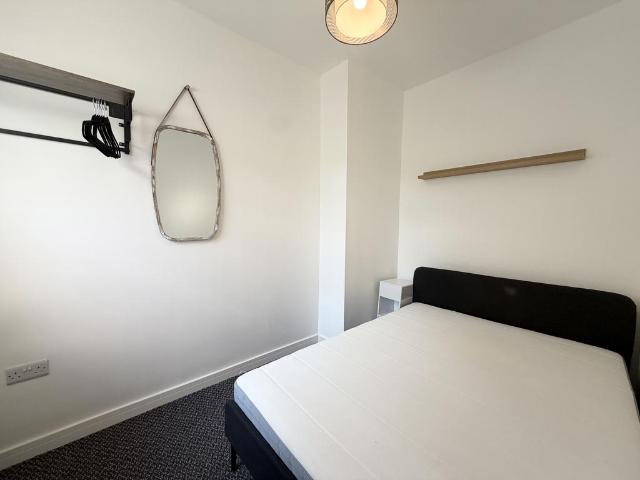 Room for rent in Green Bank, St Helens