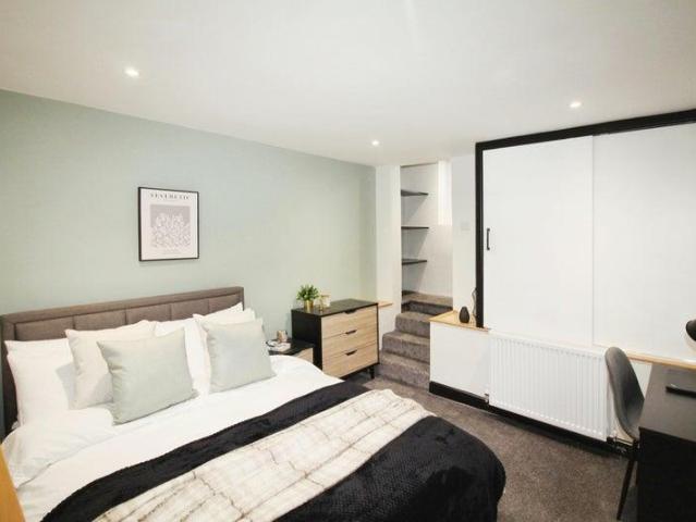 Room for rent in Burley, West Yorkshire