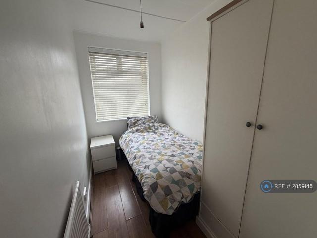 Room for rent in Falconwood, Greater London