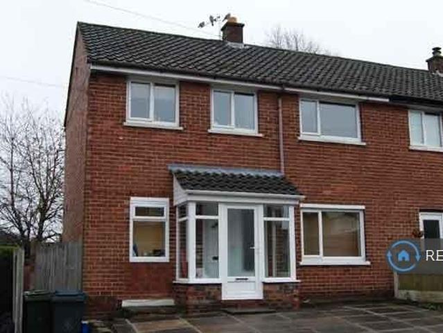 Room for rent in Roby Mill, Lancashire