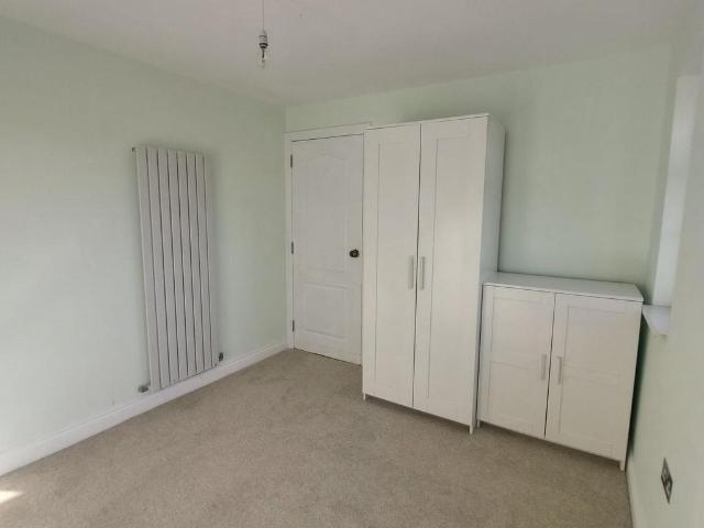 Room for rent in Whetstone, Greater London