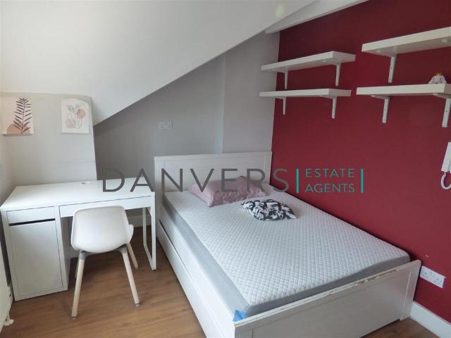 Room for rent in Highfields, Old Wharf
