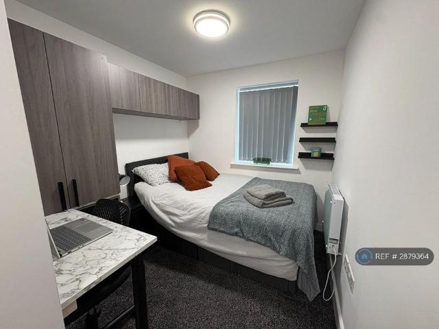 Room for rent in Kensington, Calderstones