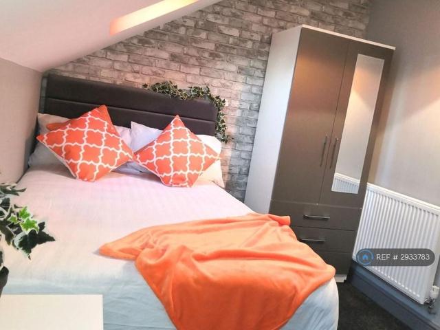Room for rent in West End, Old Wharf