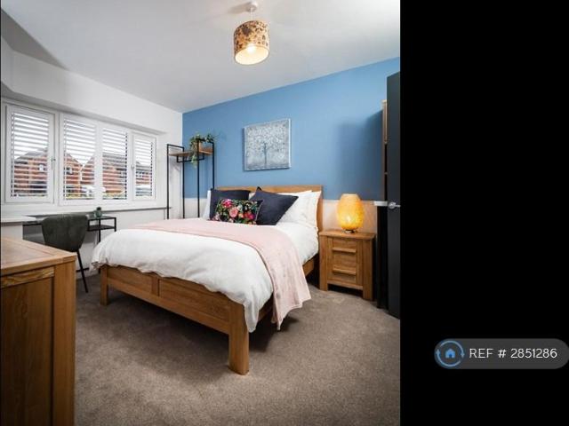 Room for rent in Pensnett, West Midlands
