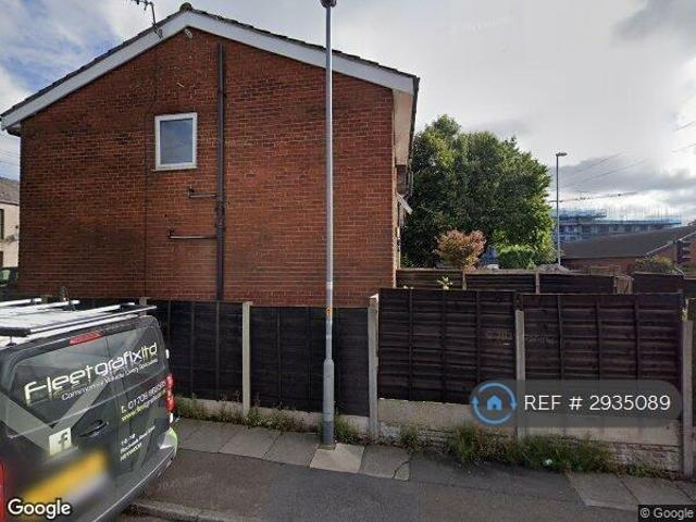 Room for rent in Burnedge, Greater Manchester