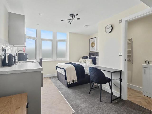 Room for rent in Aylestone Park, Old Wharf