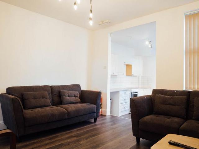 Room for rent in Elmfield, Leicestershire
