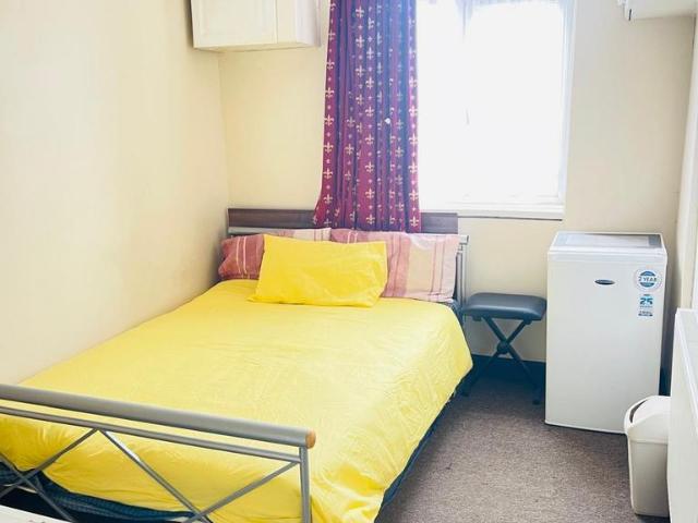 Room for rent in Yiewsley, Greater London