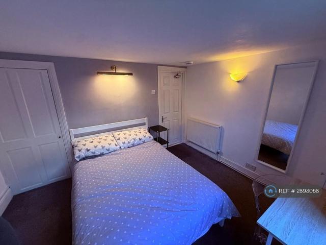 Room for rent in Brompton, Gillingham