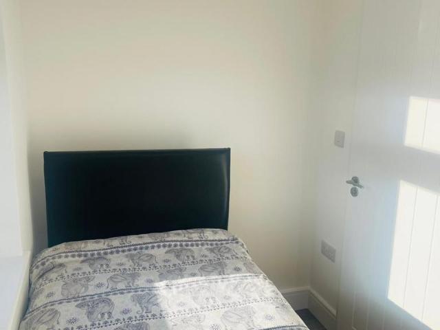 Room for rent in Hayes, Greater London