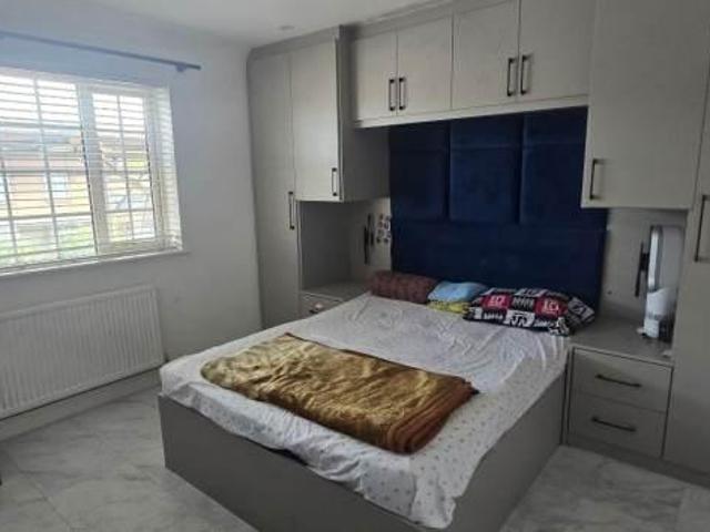 Room for rent in Lower Halliford, Surrey