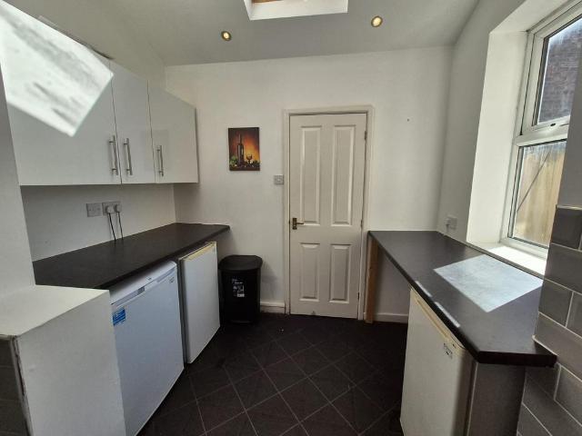 Room for rent in Calderstones