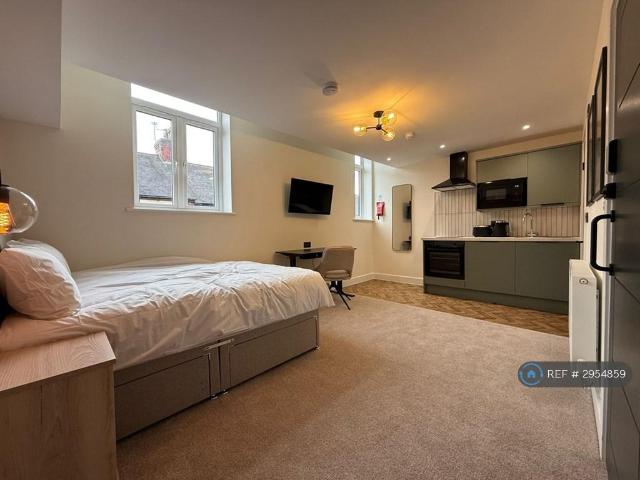 Room for rent in Hempstalls, Butterton