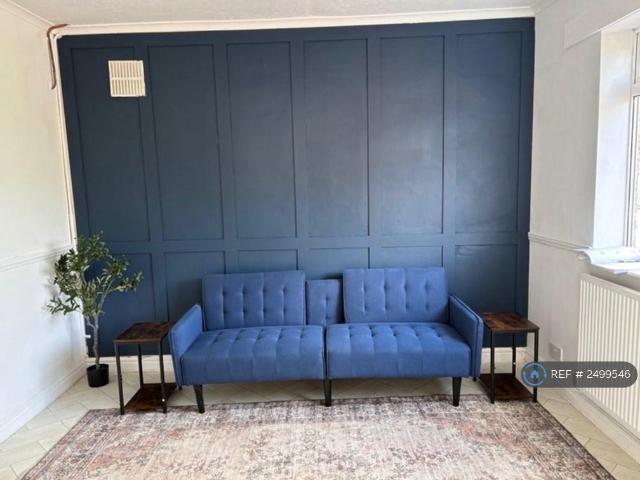 Room for rent in Whitby, Rossmore