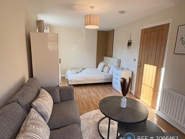 Room for rent in Norton-on-Derwent, York and North Yorkshire