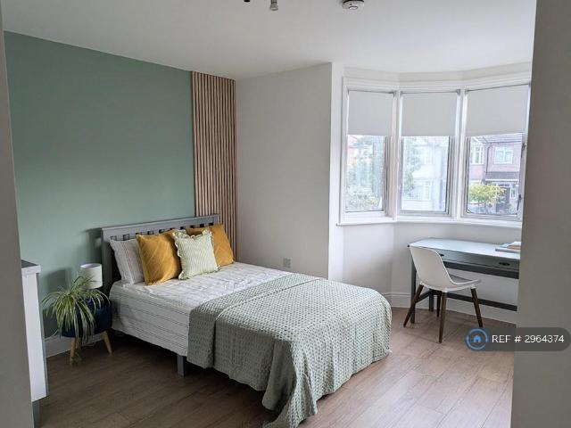 Room for rent in Dollis Hill, Greater London