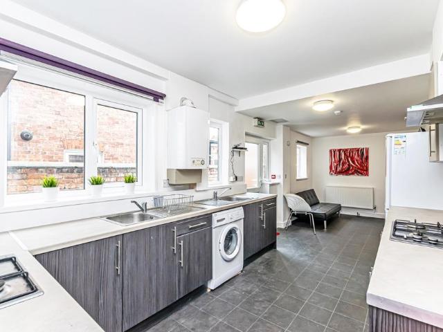 Room for rent in Northgate Village, Two Mills