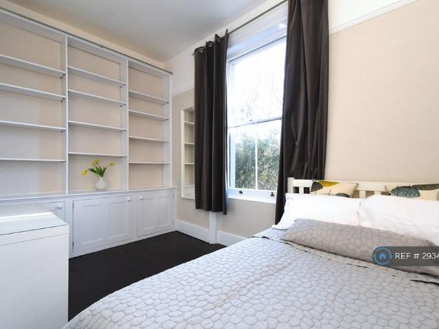 Room for rent in Loughborough Junction, Greater London