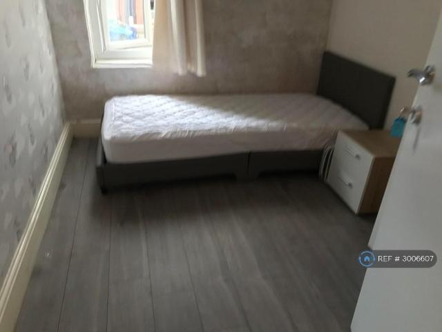 Room for rent in Hurst Cross, Greenheys
