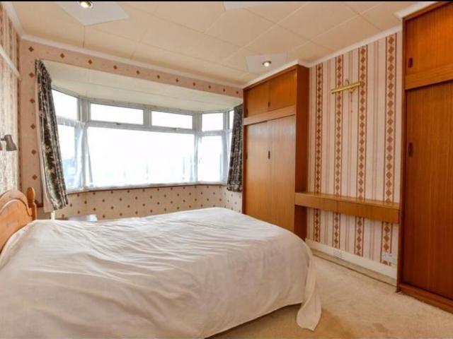 Room for rent in Gidea Park, Greater London