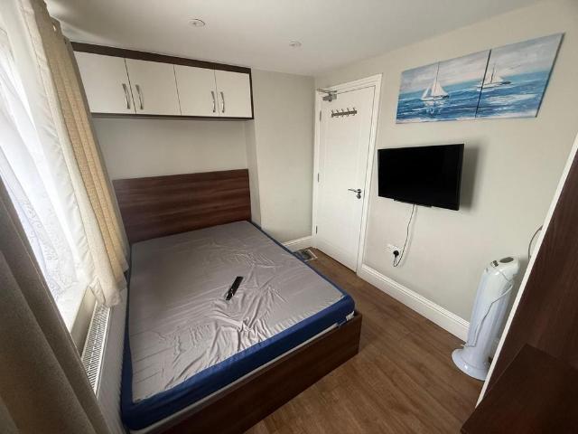 Room for rent in Hayes, Greater London